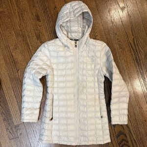 The North Face Thermoball Long Parka Girls 7/8 White